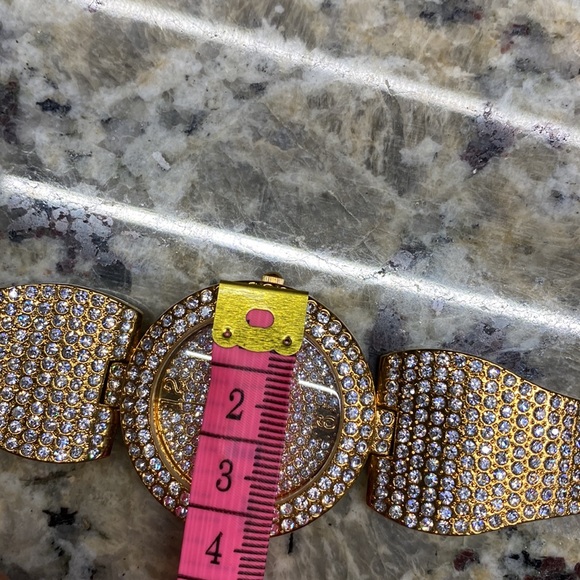 Mk Mike Woman Watch, goldtone plate,Links can not be removed , crystal - Picture 8 of 13